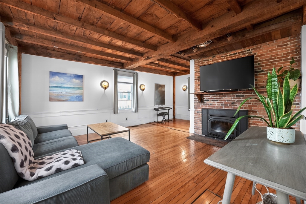 44 Church St Wakefield, MA 01880