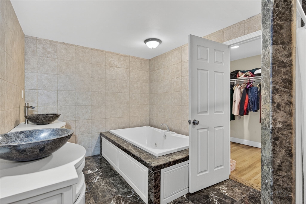 762 Main St Wakefield, MA 01880