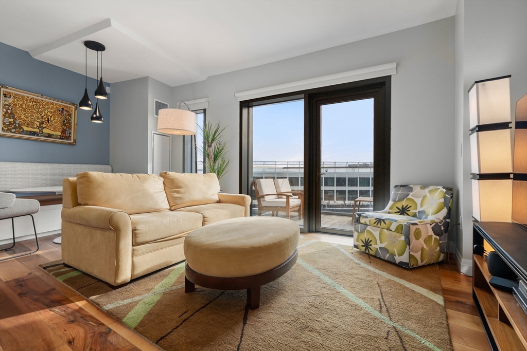 300 Pier 4th Blvd #5K Boston, MA 02110