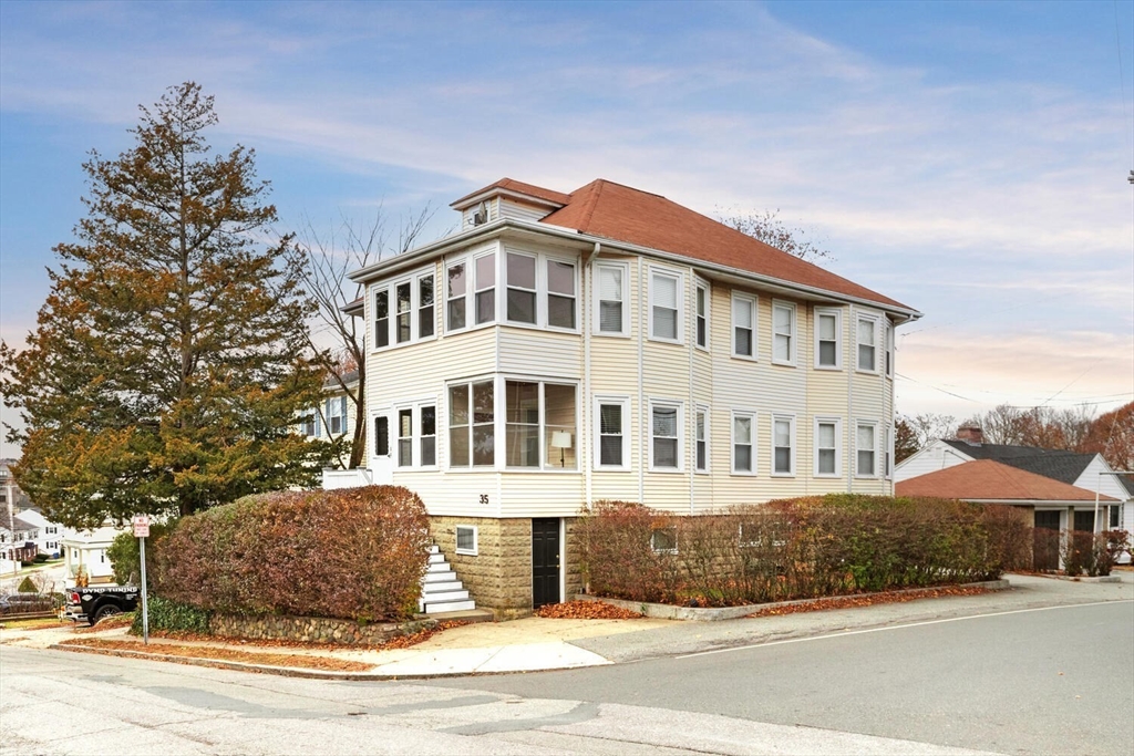 35 Richardson St #2 Wakefield, MA 01880