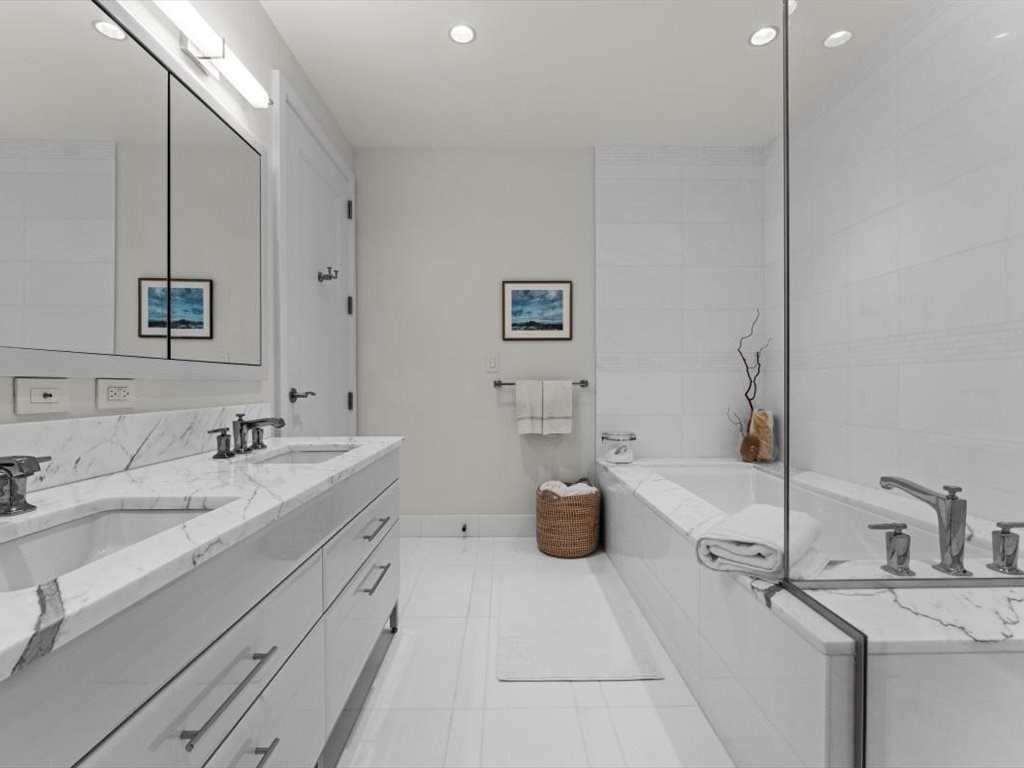 22 Liberty Dr #12G Boston, MA 02210