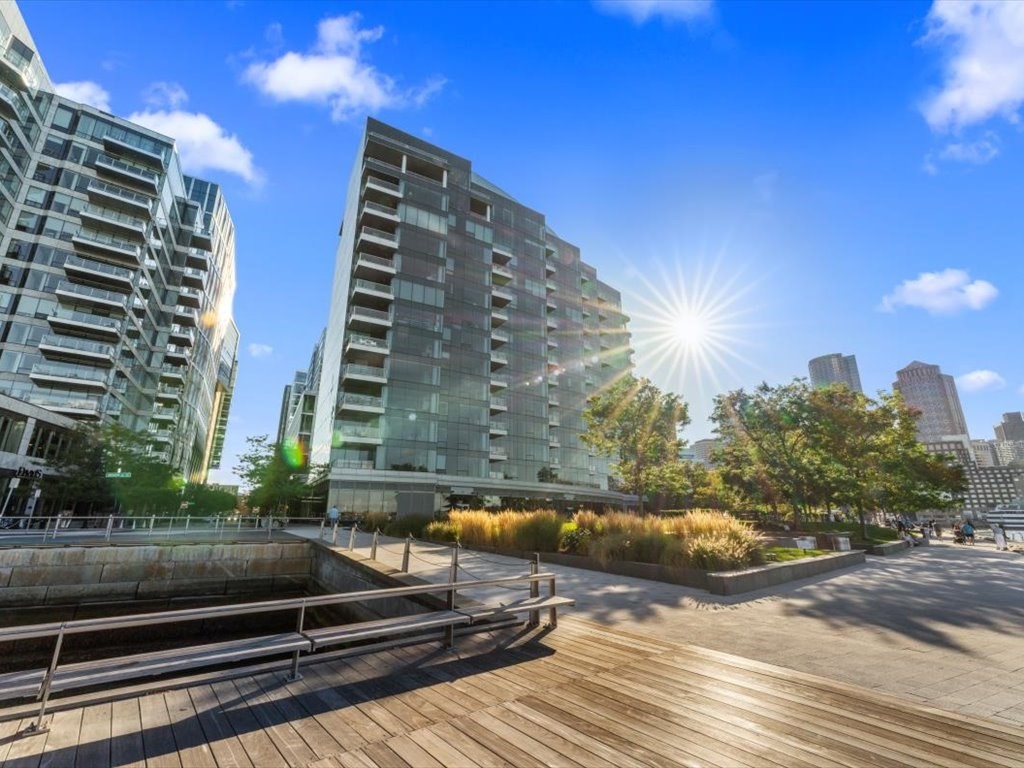 22 Liberty Dr #12G Boston, MA 02210