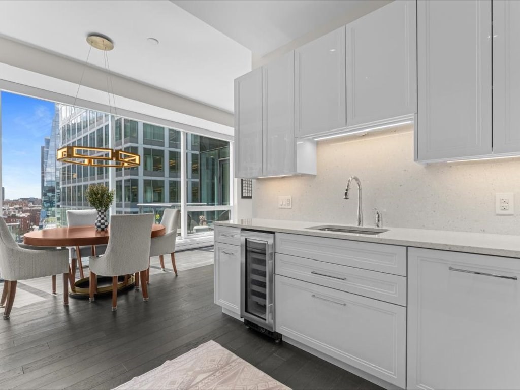 22 Liberty Dr #12G Boston, MA 02210