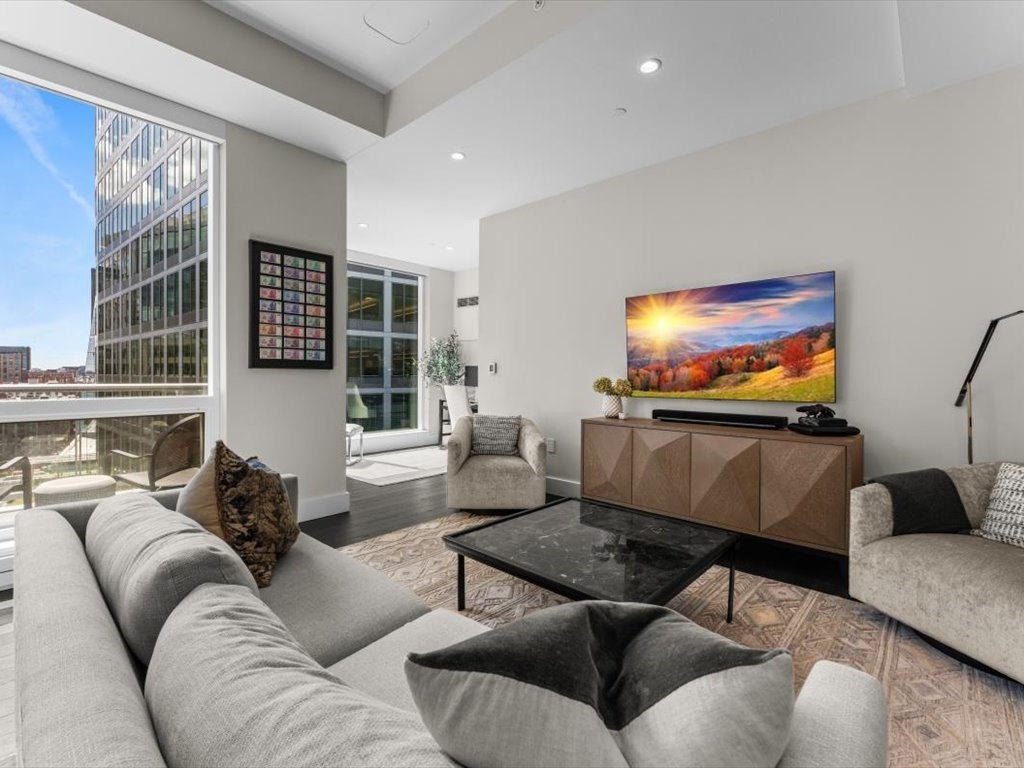 22 Liberty Dr #12G Boston, MA 02210