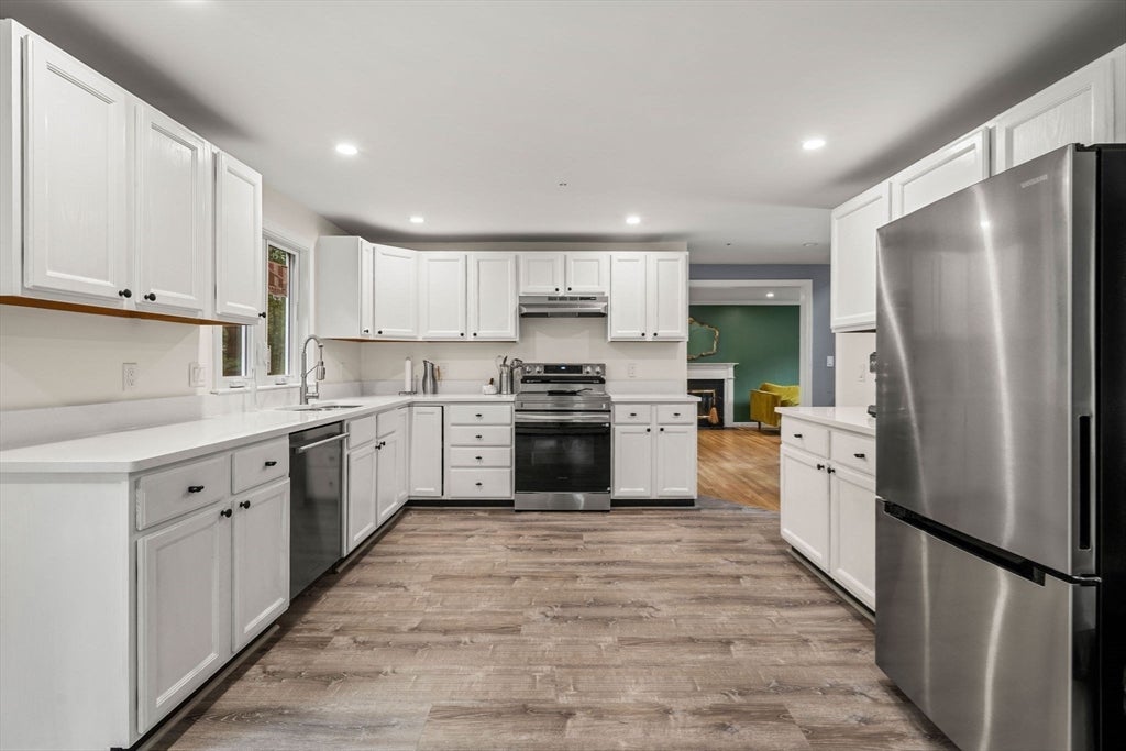 93 Kendrick Rd Wakefield, MA 01880