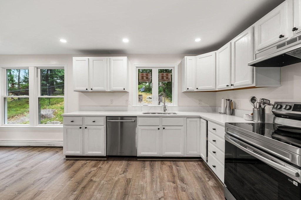 93 Kendrick Rd Wakefield, MA 01880