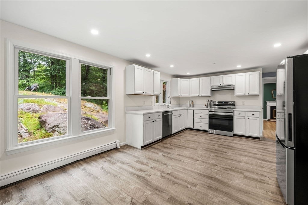 93 Kendrick Rd Wakefield, MA 01880
