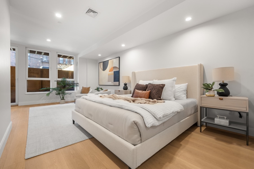 144 Worcester St #2 Boston, MA 02118