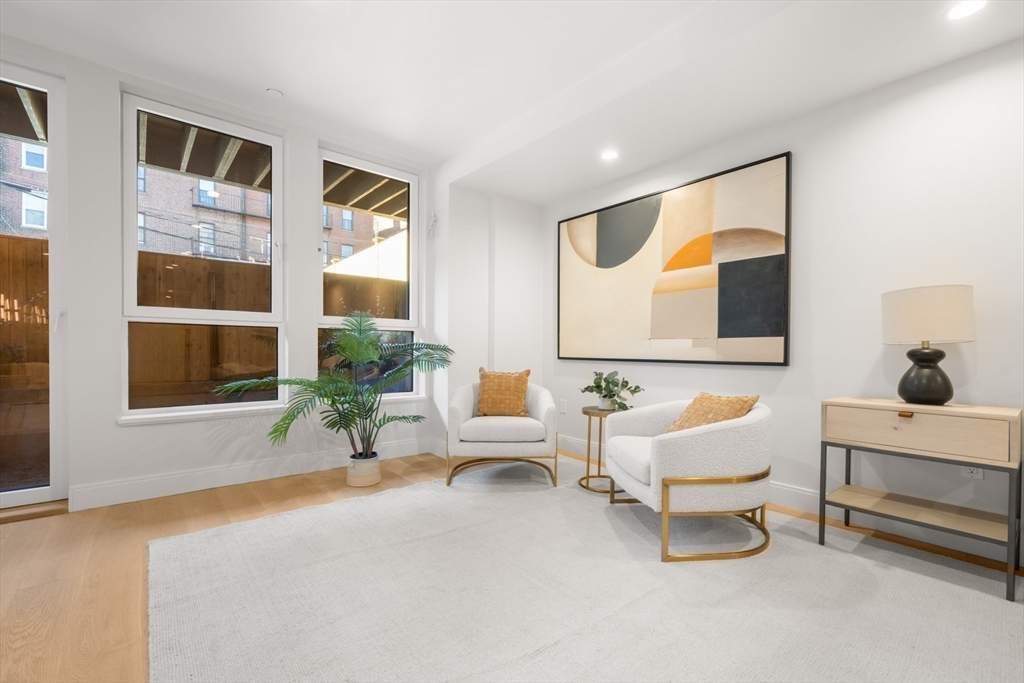 144 Worcester St #2 Boston, MA 02118