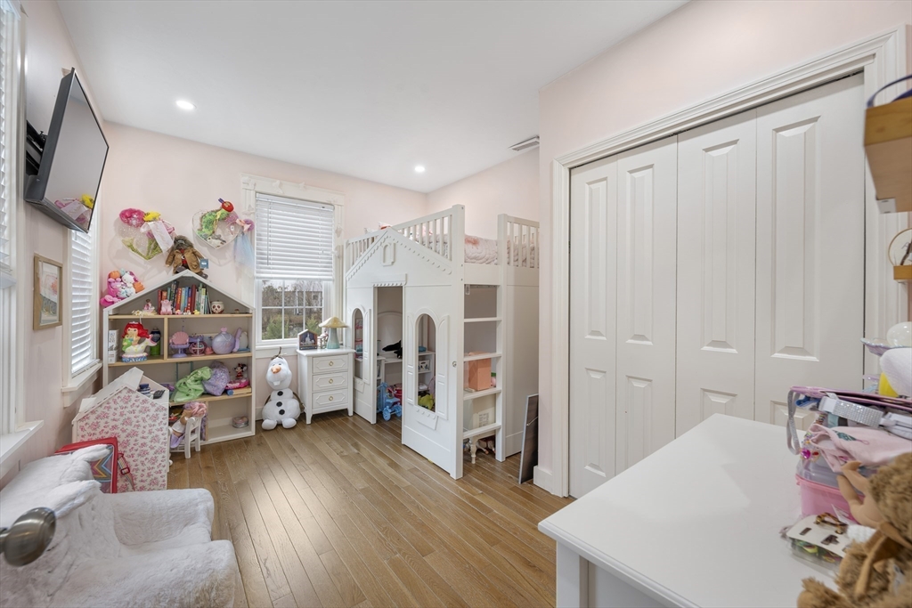 3 Fellsmere Ave Wakefield, MA 01880