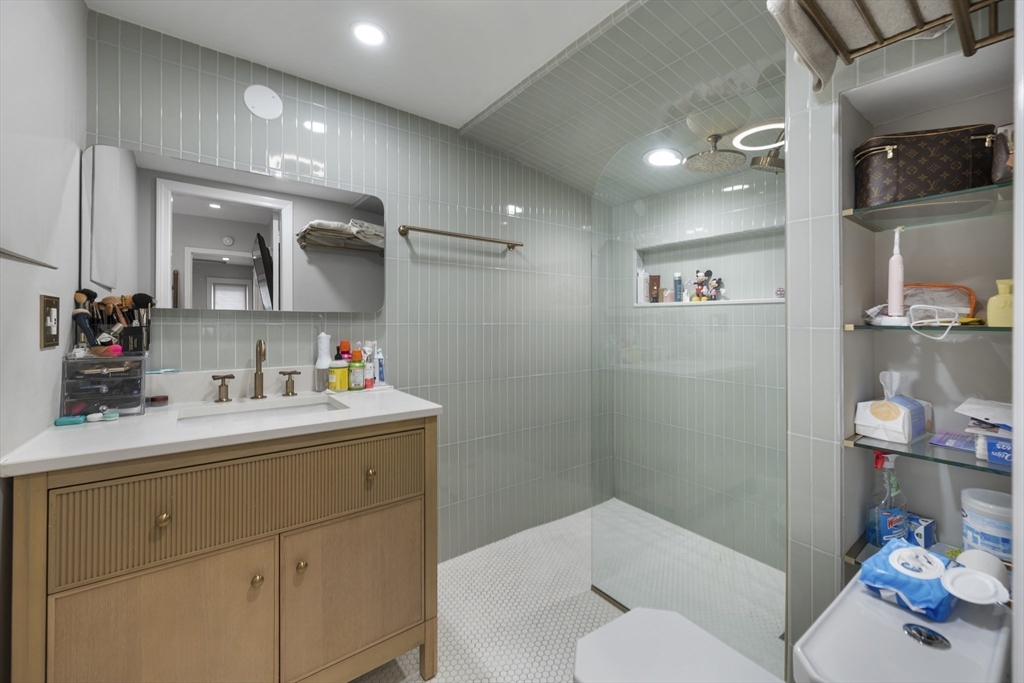 3 Fellsmere Ave Wakefield, MA 01880