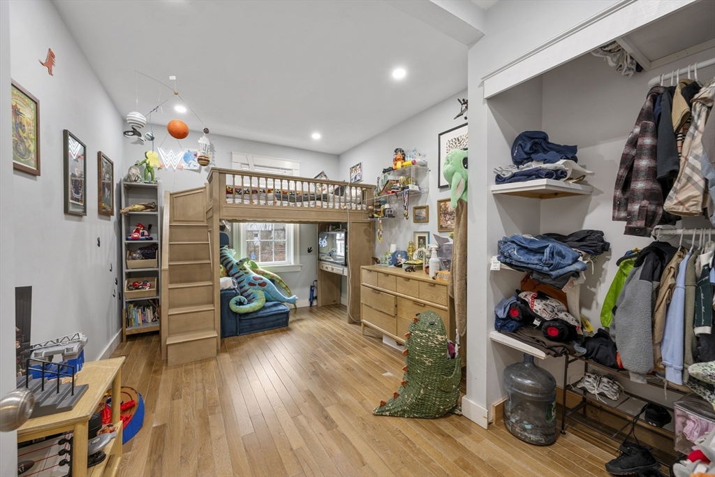 3 Fellsmere Ave Wakefield, MA 01880