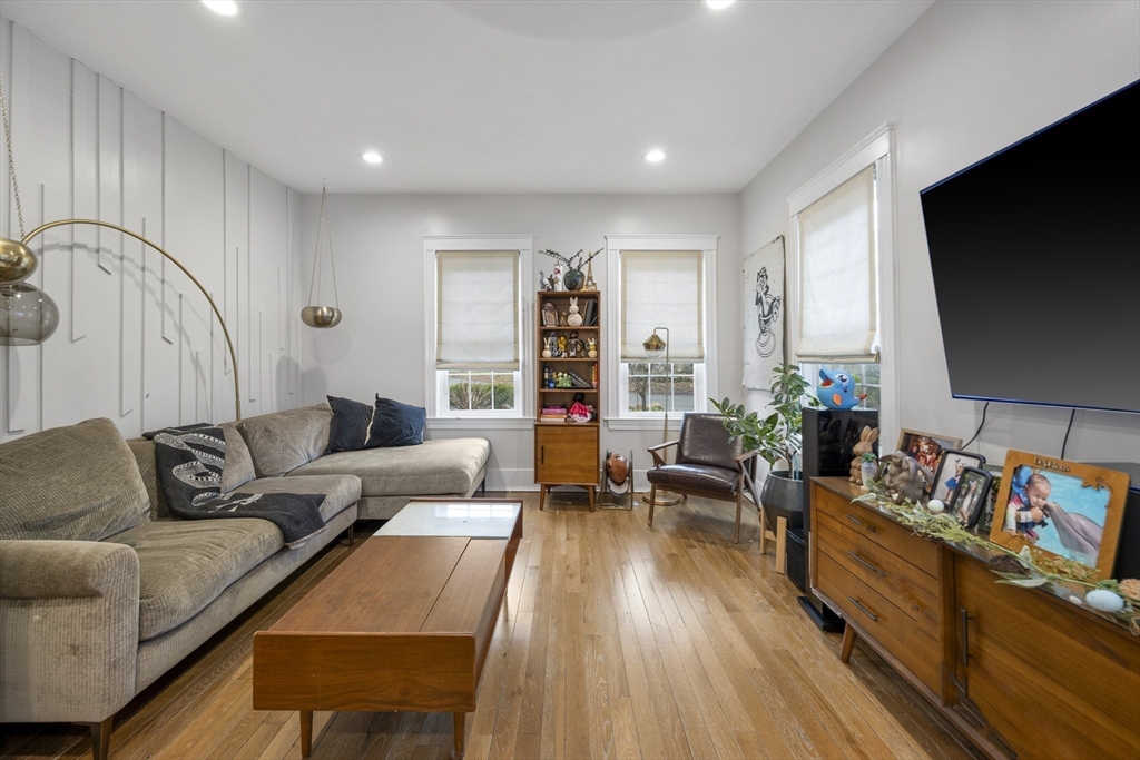 3 Fellsmere Ave Wakefield, MA 01880