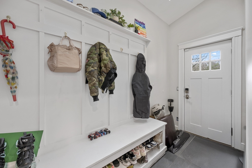 3 Fellsmere Ave Wakefield, MA 01880