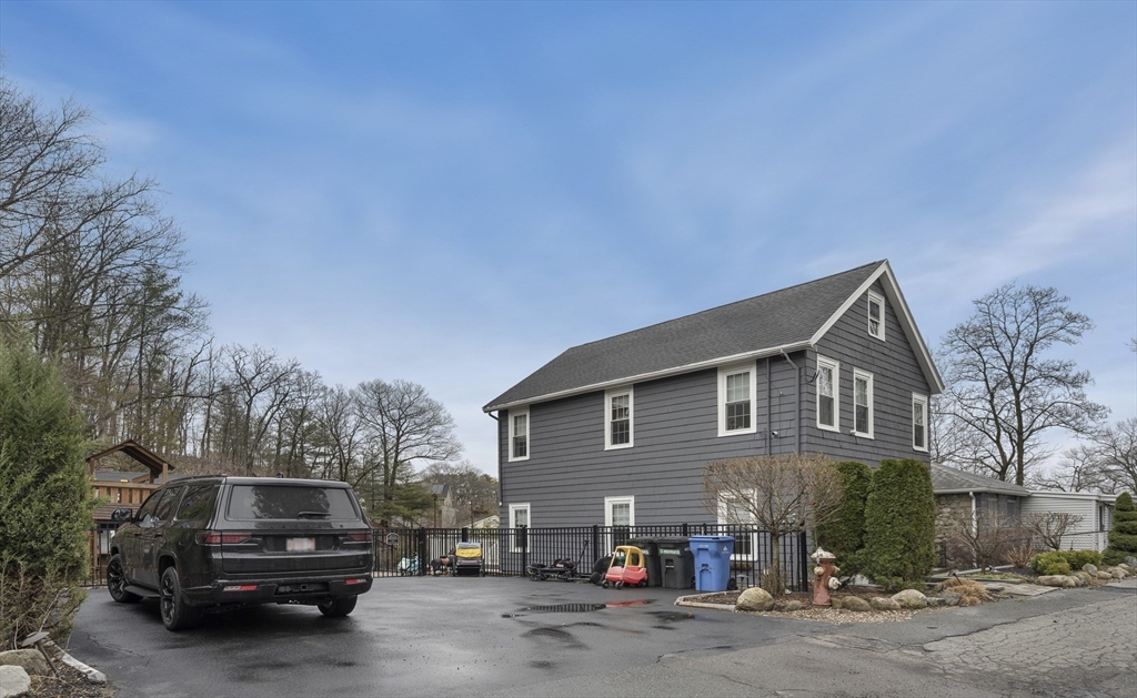 3 Fellsmere Ave Wakefield, MA 01880