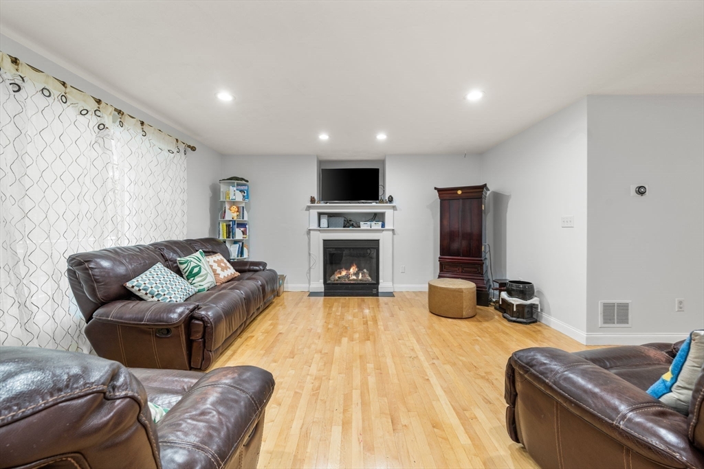 772 Main St #2 Wakefield, MA 01880