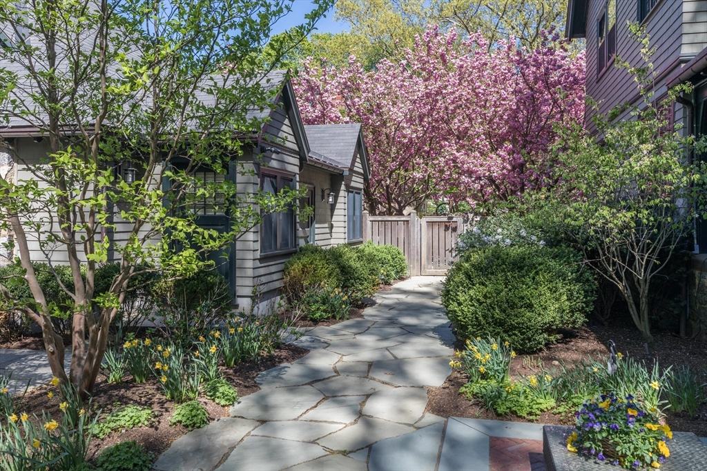 157 Brattle St Cambridge, MA 02138