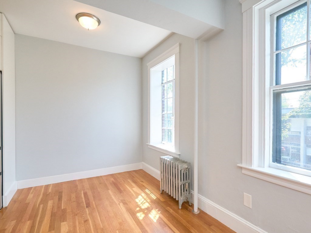 42 Linnaean St #6 Cambridge, MA 02138