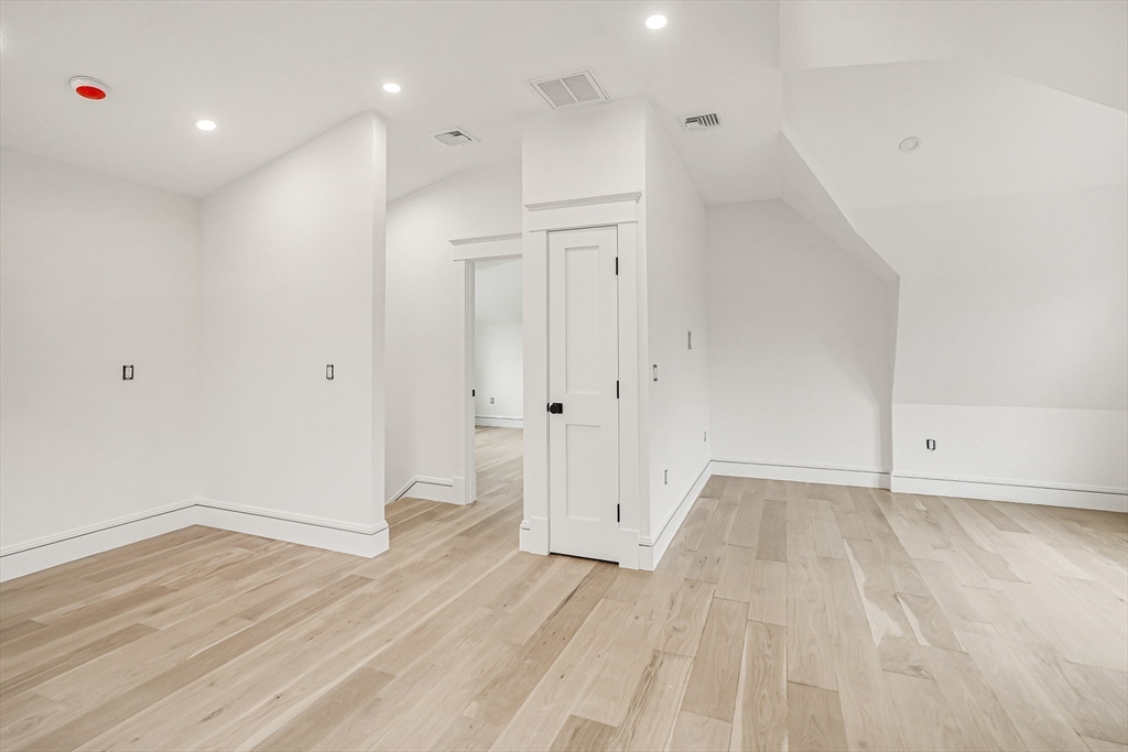 9 Suttons Way Edgartown, MA 02539