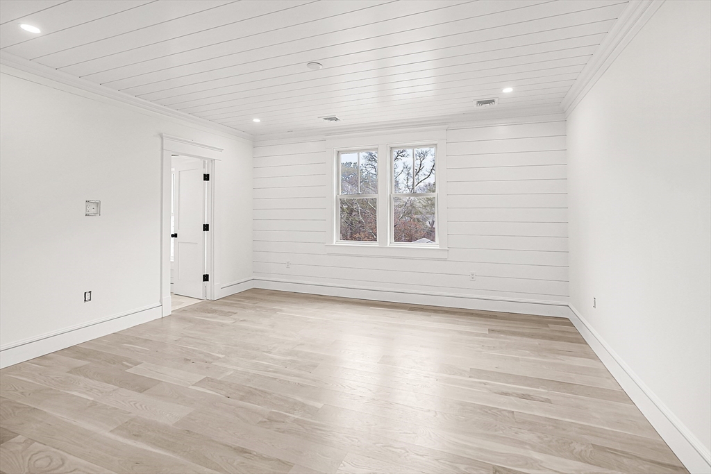9 Suttons Way Edgartown, MA 02539