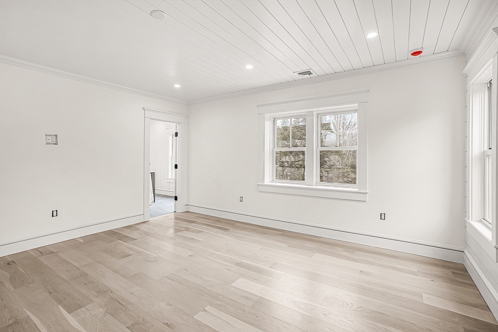 9 Suttons Way Edgartown, MA 02539