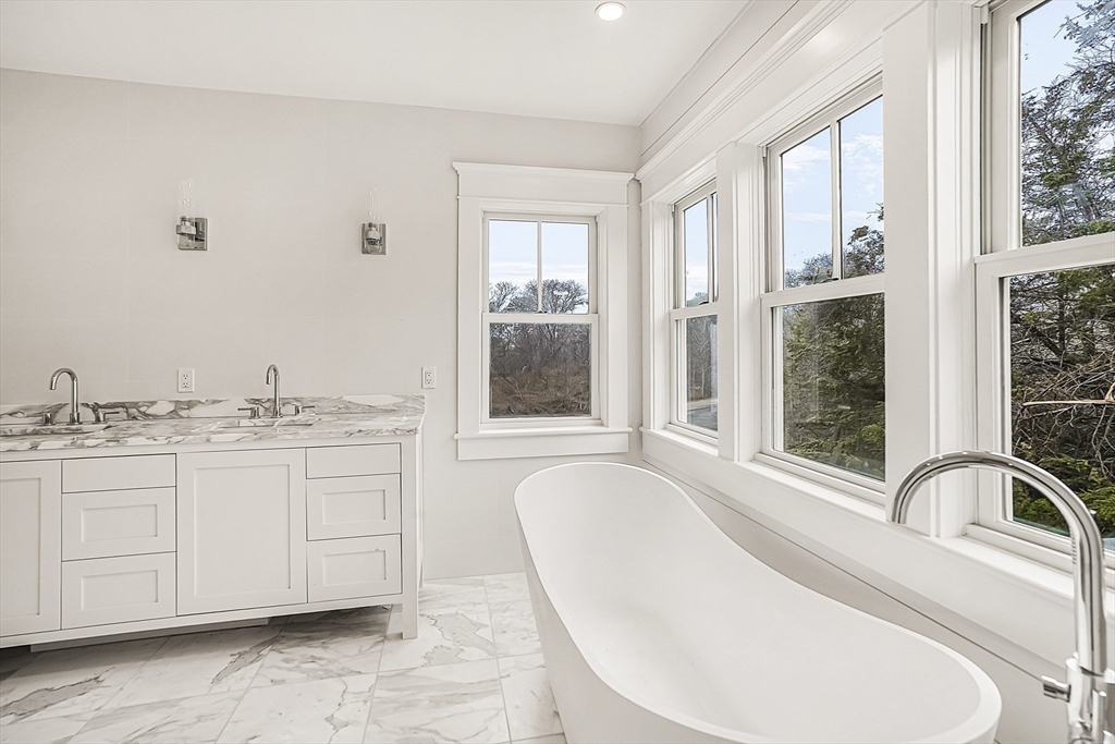 9 Suttons Way Edgartown, MA 02539