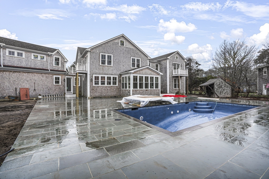 9 Suttons Way Edgartown, MA 02539