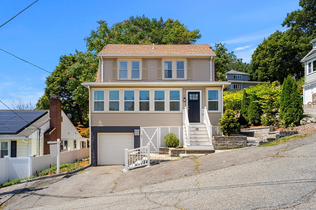 28 Raymond St
