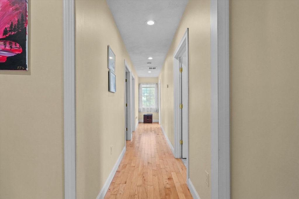 6 Salisbury Rd Wakefield, MA 01880 6 Salisbury Rd Wakefield, MA 01880