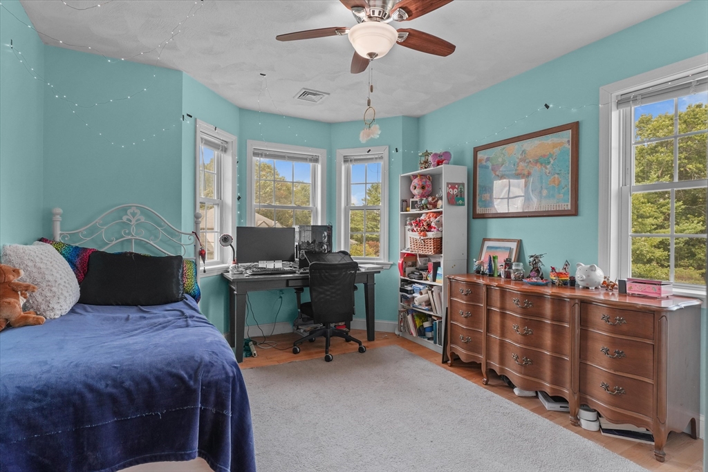 6 Salisbury Rd Wakefield, MA 01880 6 Salisbury Rd Wakefield, MA 01880