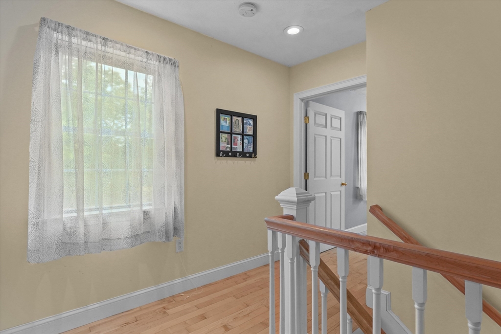 6 Salisbury Rd Wakefield, MA 01880 6 Salisbury Rd Wakefield, MA 01880