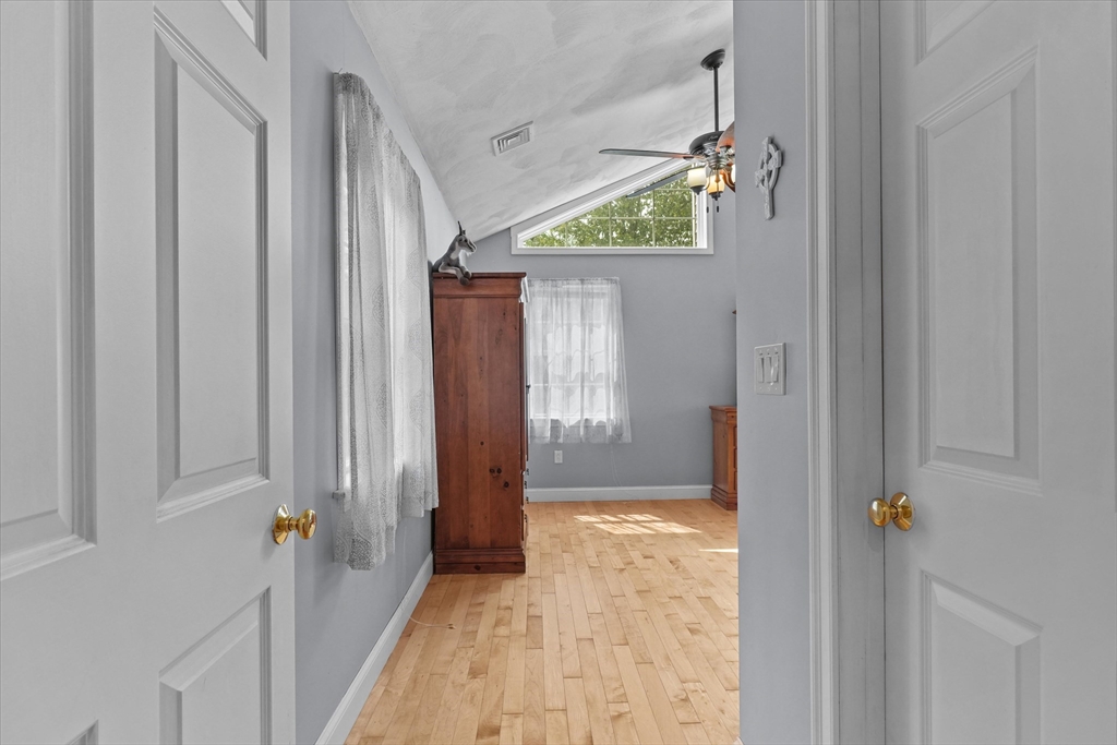 6 Salisbury Rd Wakefield, MA 01880 6 Salisbury Rd Wakefield, MA 01880