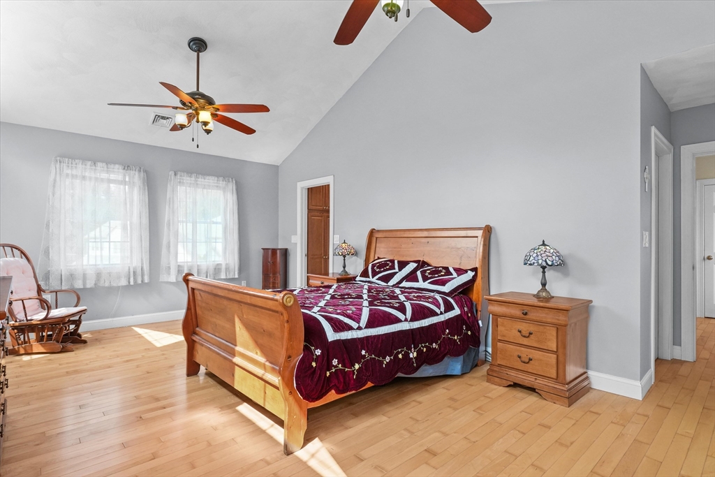 6 Salisbury Rd Wakefield, MA 01880 6 Salisbury Rd Wakefield, MA 01880