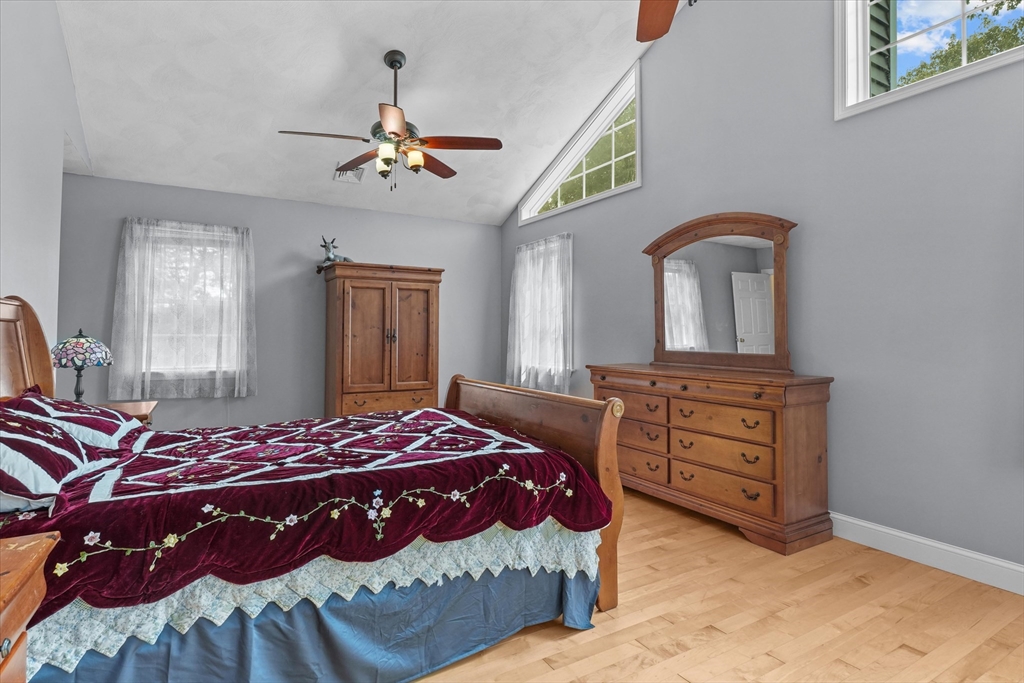6 Salisbury Rd Wakefield, MA 01880 6 Salisbury Rd Wakefield, MA 01880