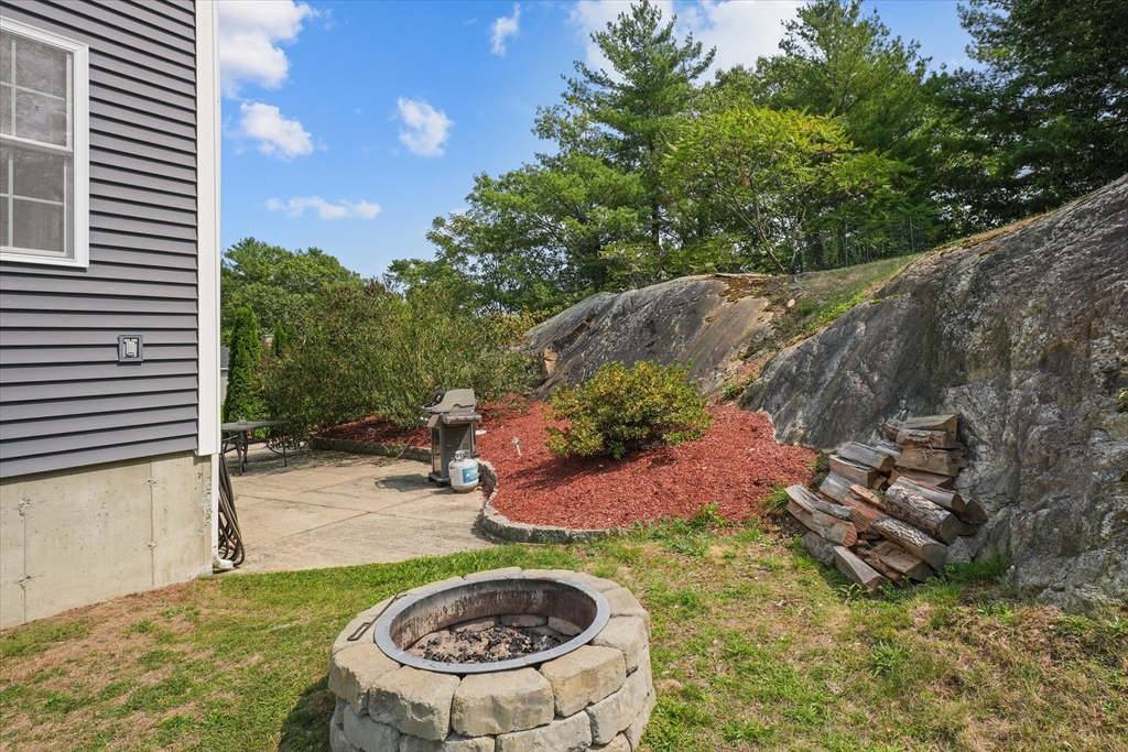 6 Salisbury Rd Wakefield, MA 01880 6 Salisbury Rd Wakefield, MA 01880