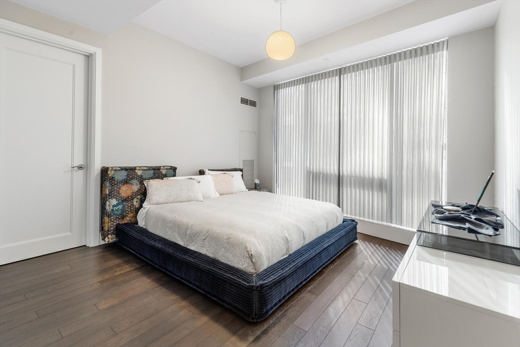 22 Liberty Dr #7M Boston, MA 02210