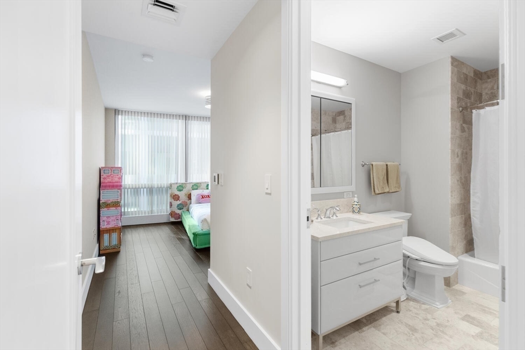 22 Liberty Dr #7M Boston, MA 02210