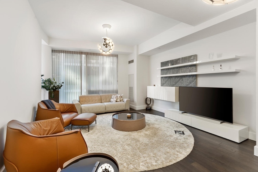 22 Liberty Dr #7M Boston, MA 02210