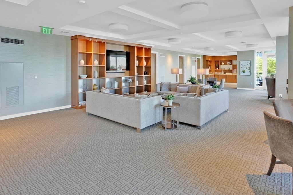 22 Liberty Dr #7M Boston, MA 02210