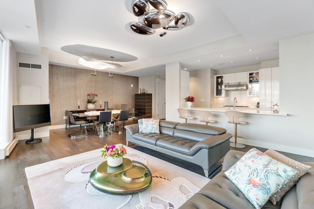 22 Liberty Dr #7M Boston, MA 02210