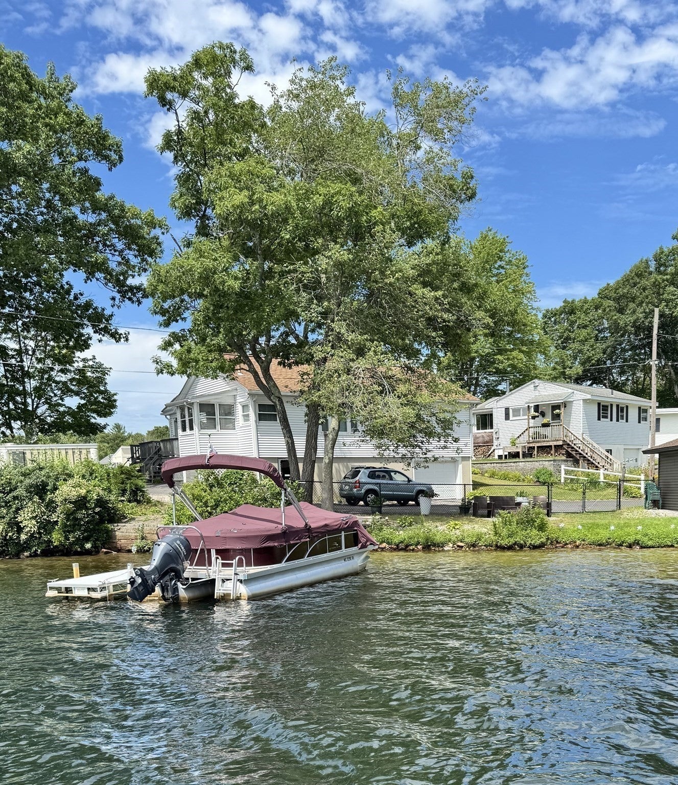 60 Wakefield Ave Webster Lk Webster, MA 01570