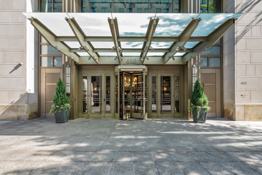 400 uart St #15J Boston, MA 02116