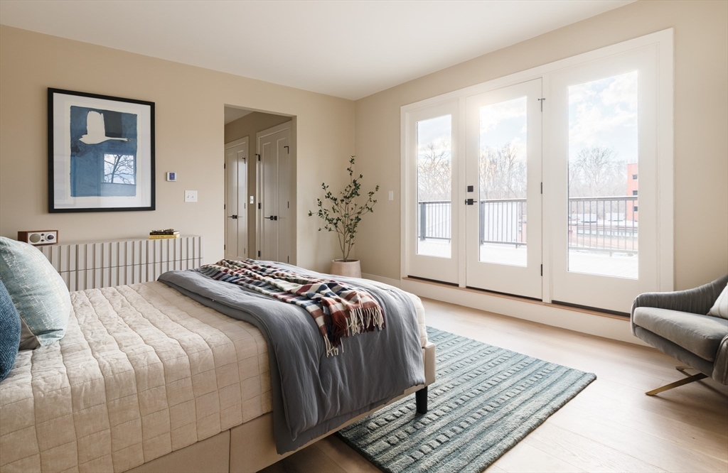 17 Smith Pl Cambridge, MA 02138