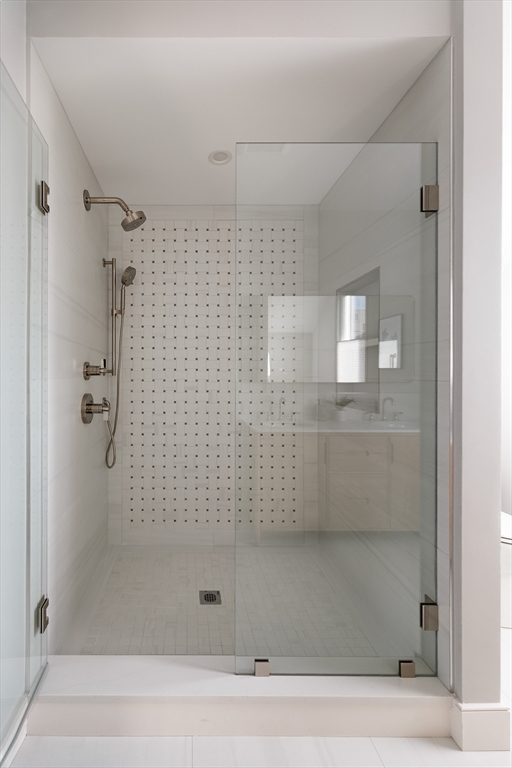 17 Smith Pl Cambridge, MA 02138