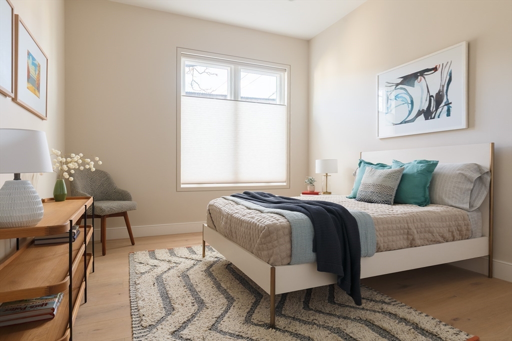 17 Smith Pl Cambridge, MA 02138