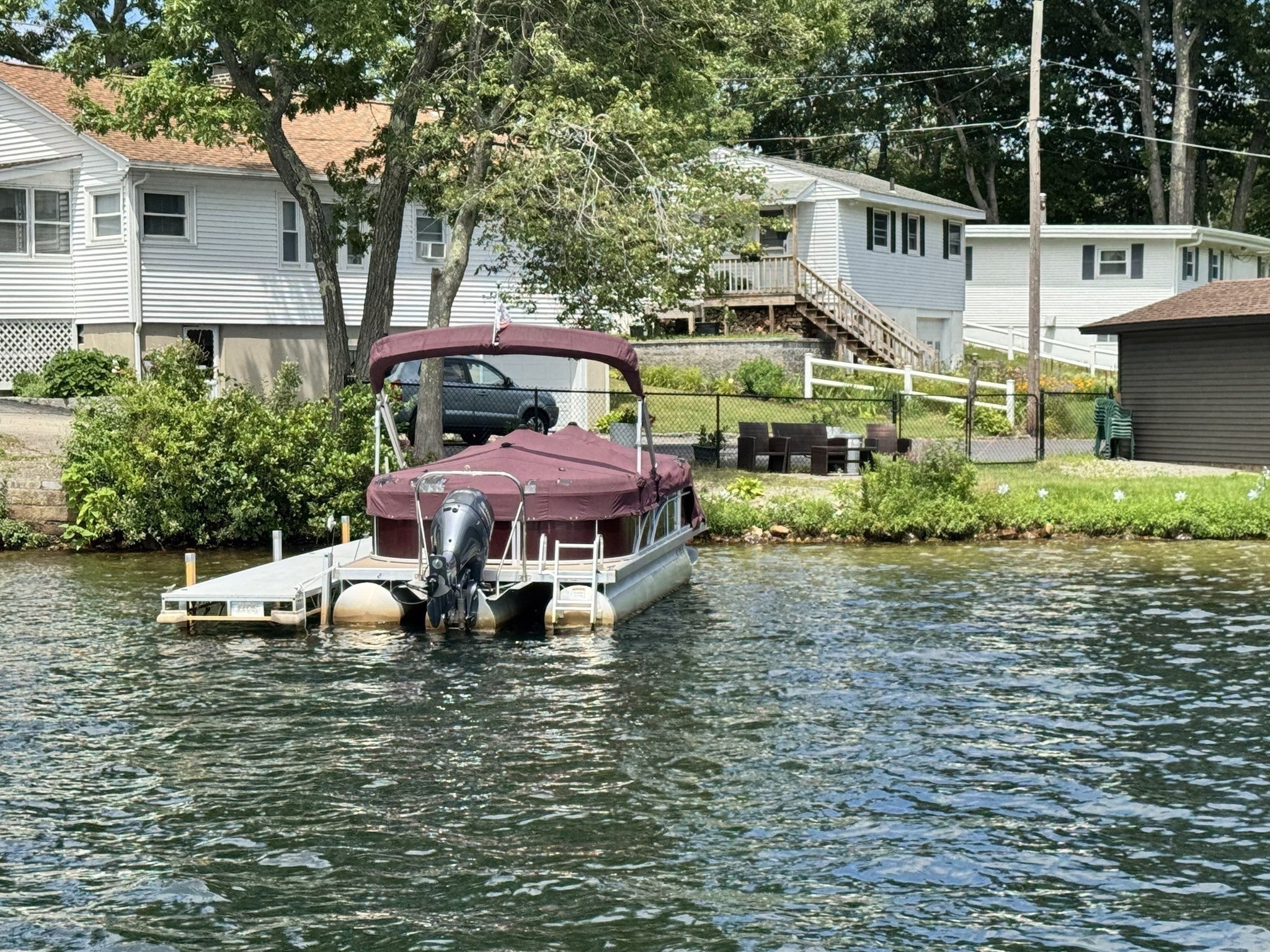 Wakefield Ave - Webster Lk Webster, MA 01570