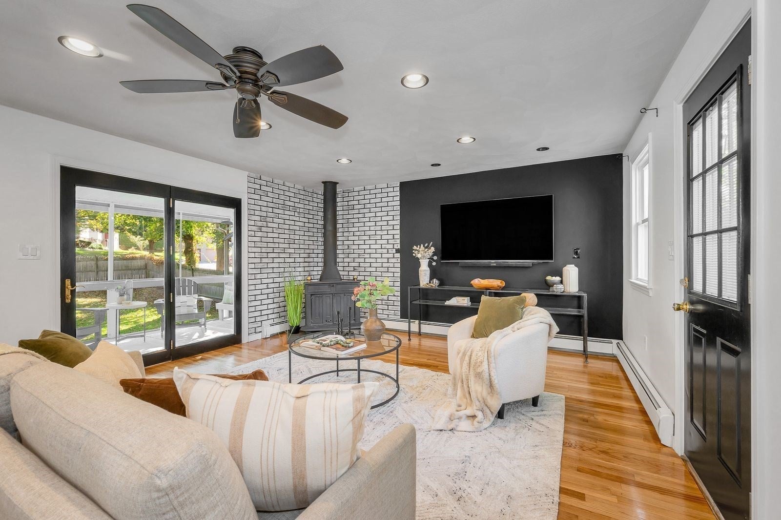 67 Melvin St Wakefield, MA 01880
