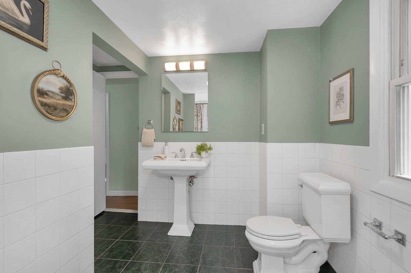 67 Melvin St Wakefield, MA 01880