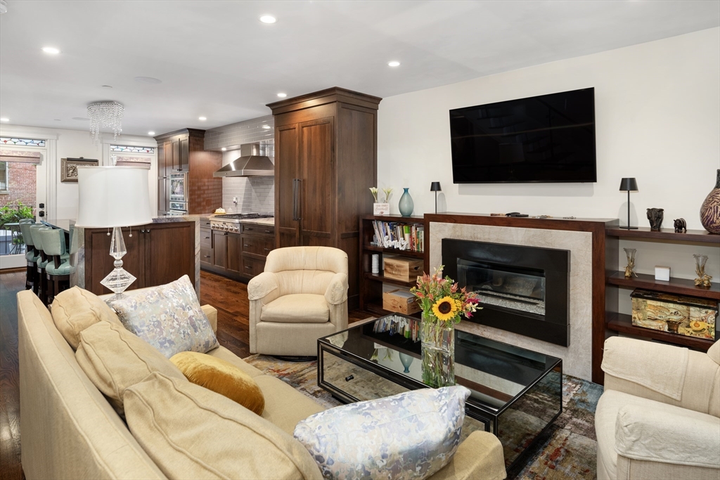 109 Appleton St Boston, MA 02116 109 Appleton St Boston, MA 02116