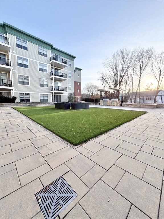 69 Foundry St #416 Wakefield, MA 01880